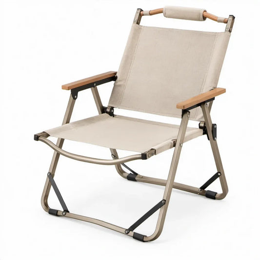 Opvouwbare aluminium campingstoel met beige polyester, houten armleuningen en draaggreep, 56 x 67 x 86 cm